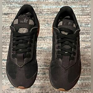 Nike Air Max Black/Gum DZ4397-001 Used Sz 8